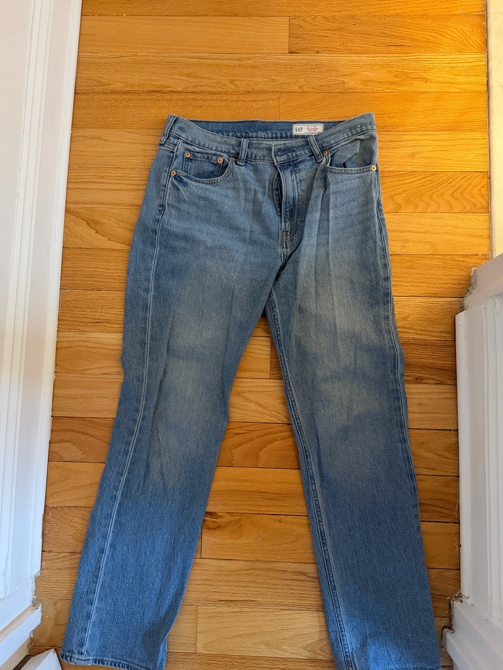 GAP Women’s High Rise Straight-Leg Light Blue Jeans